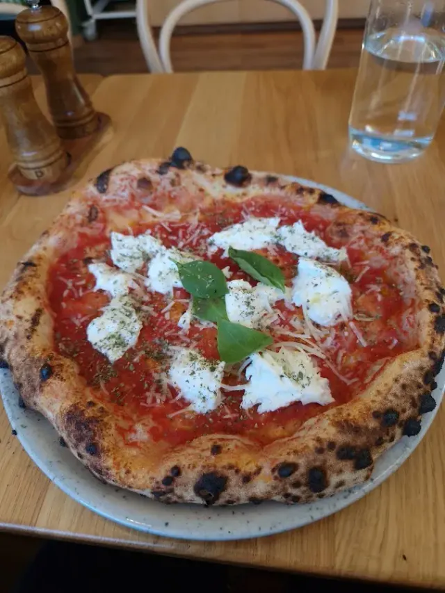 BookNoFees: Restaurant – Veloce Pizza – Stockholm – Pizza rapidă, fotografie 2