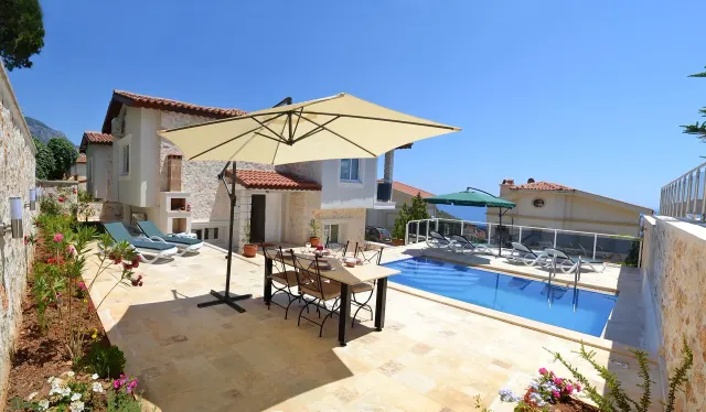 BookNoFees: Villa Frida – Artă, munți și mare – Kalkan, Kas, Antalya