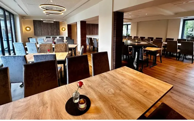 BookNoFees: Restaurant – Gasthof Hoppe – Warstein-Belecke – Hanul Hoppe, fotografie 3