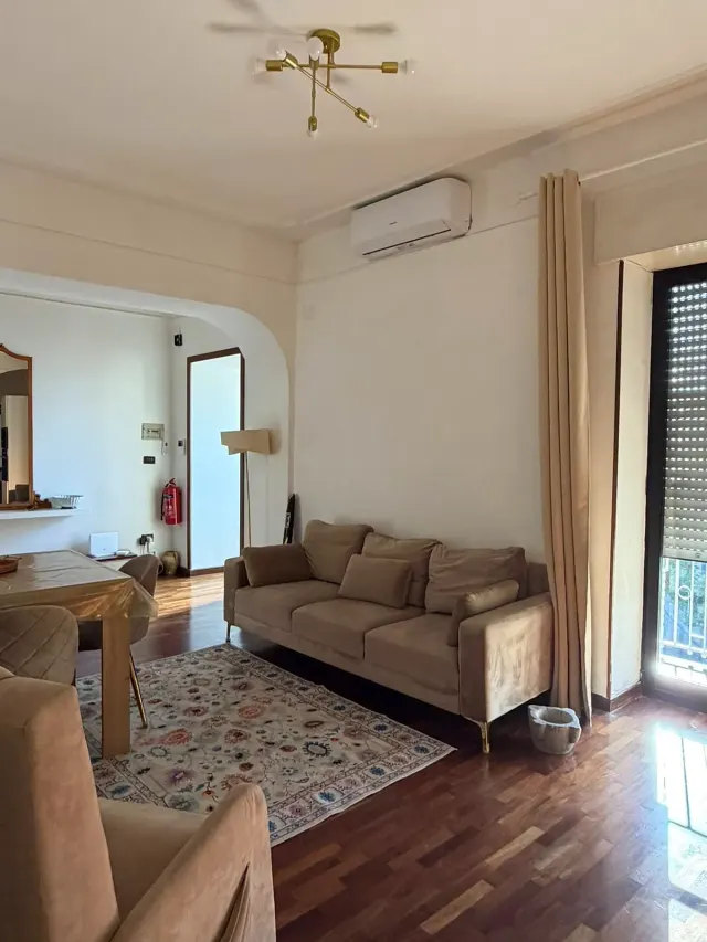 BookNoFees: Apartament elegant la malul mării, cu balcon – Castellammare Di Stabia