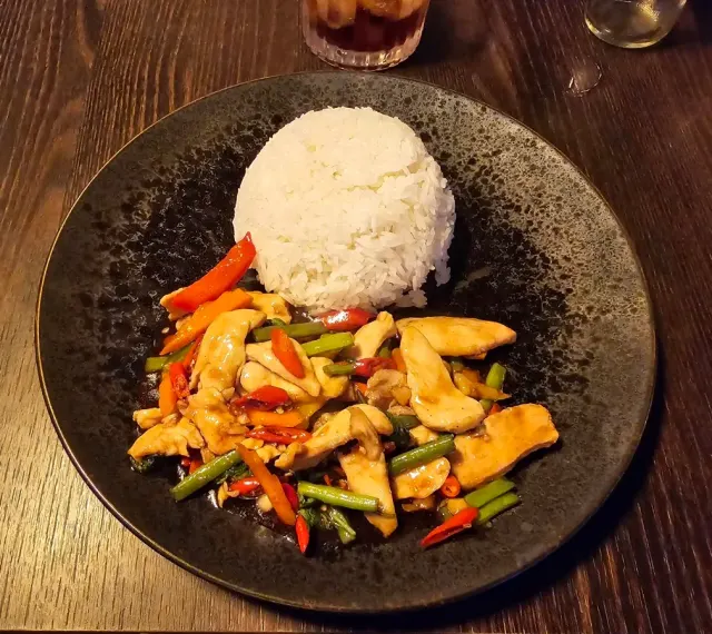 BookNoFees: Cafenea – Thai Mai - Bangkok Street Food – Bratislava – Thai Mai – Mâncare de stradă din Bangkok, fotografie 2