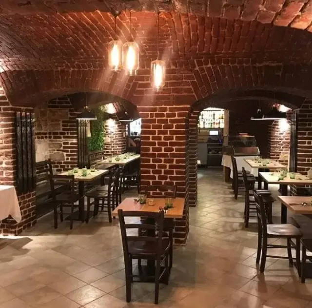 BookNoFees: Restaurant – Aubergine – Prague – Vânătă, fotografie 3