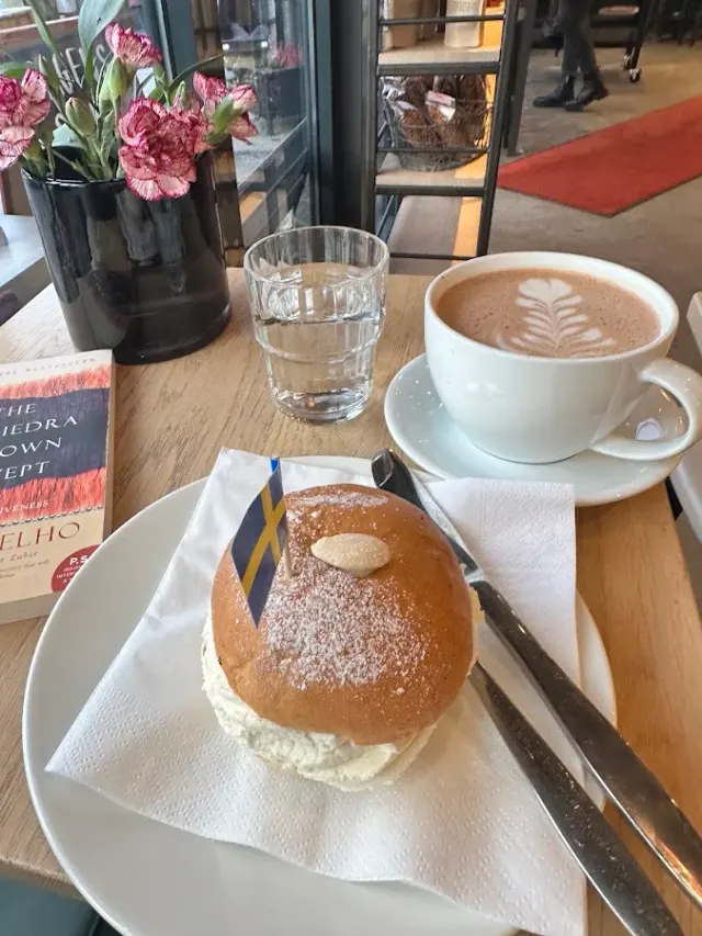 BookNoFees: Cafenea – Baker Hansen – Oslo – Baker Hansen, fotografie 3