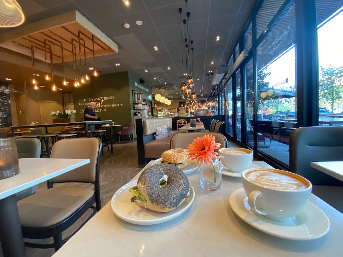 BookNoFees: Cafenea – Baker Hansen – Oslo – Baker Hansen, fotografie 1