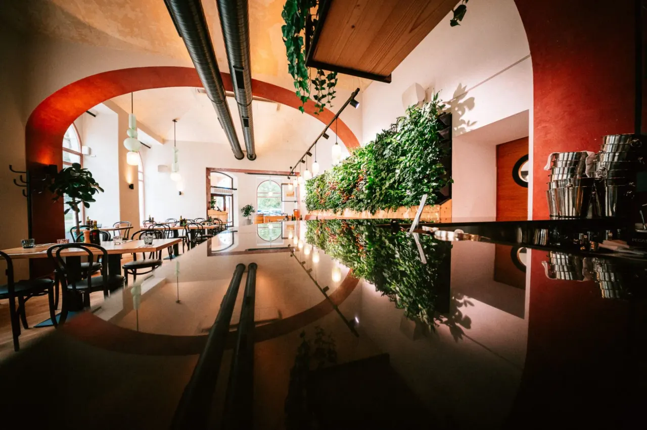 BookNoFees: Restaurant – Karlín Osteria – Prague – Karlín Osteria, fotografie 1
