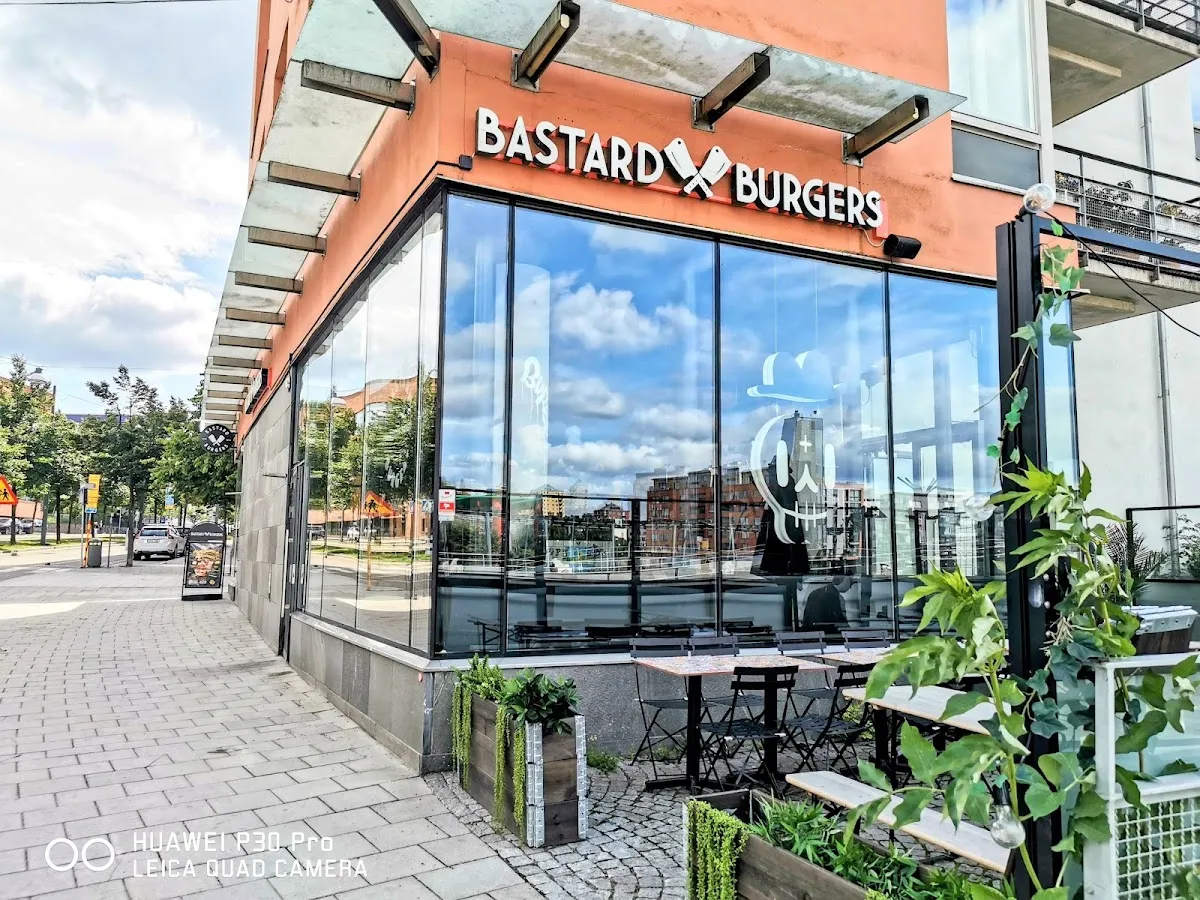 BookNoFees: Restaurant – Bastard Burgers – Stockholm – Burgheri Bastard, fotografie 1