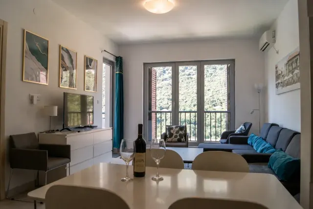 BookNoFees: Apartamentul Madela din Morinj – Morinj