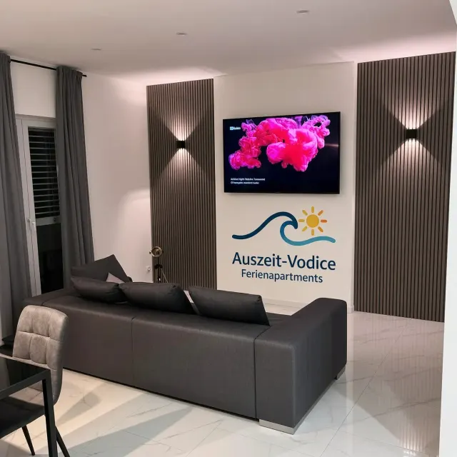 BookNoFees: Vacanță la Vodice, Apartamentul 1: cu piscină privată și grătar – Vodice