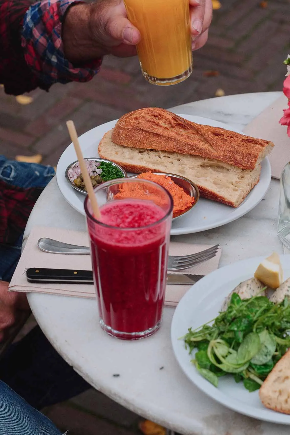 BookNoFees: Cafenea – De Wasserette – Amsterdam – Spălătoria, fotografie 1
