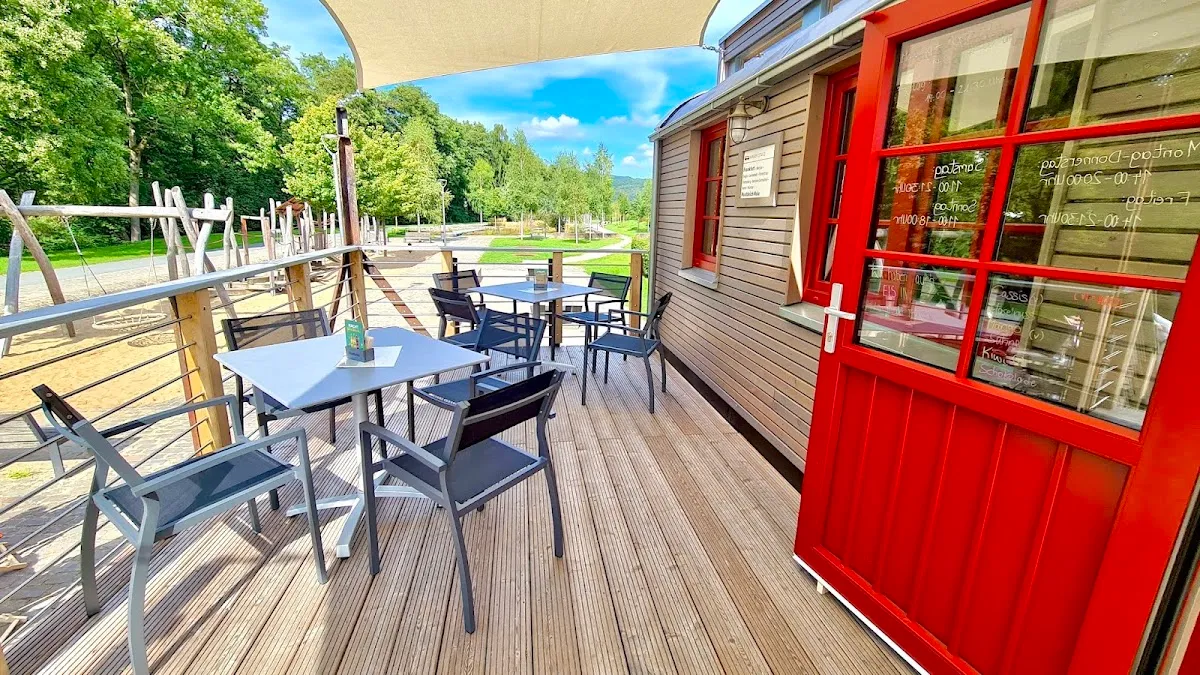 BookNoFees: Restaurant – Finnentroper Lokschuppen – Finnentrop – Depoul de locomotive din Finnentrop, fotografie 1