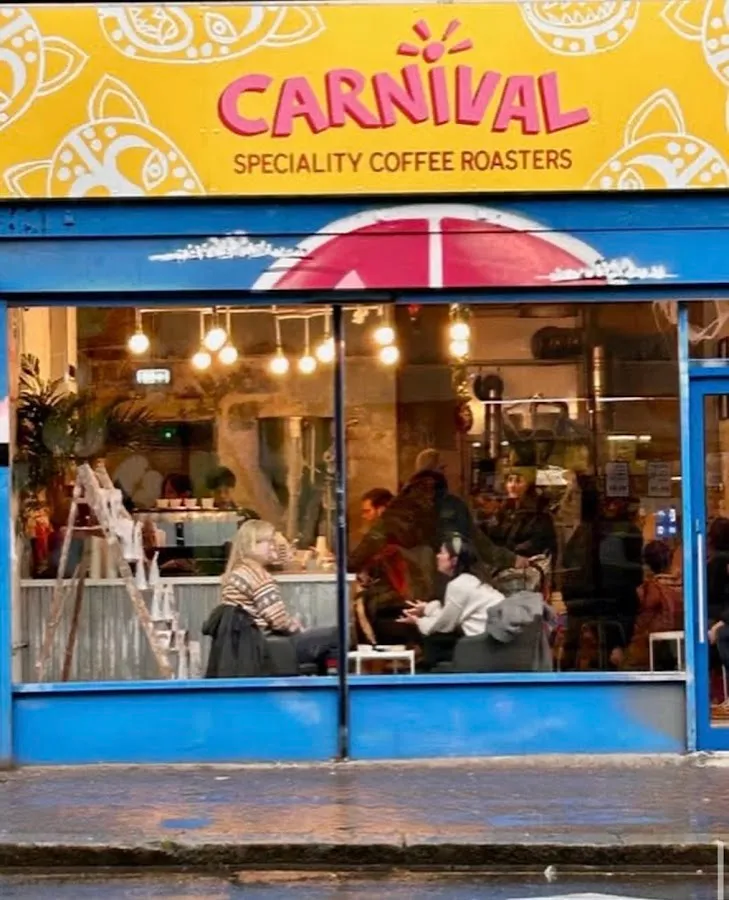 BookNoFees: Cafenea – Carnival Coffee Roasters – London – Carnival Coffee Roasters, fotografie 1