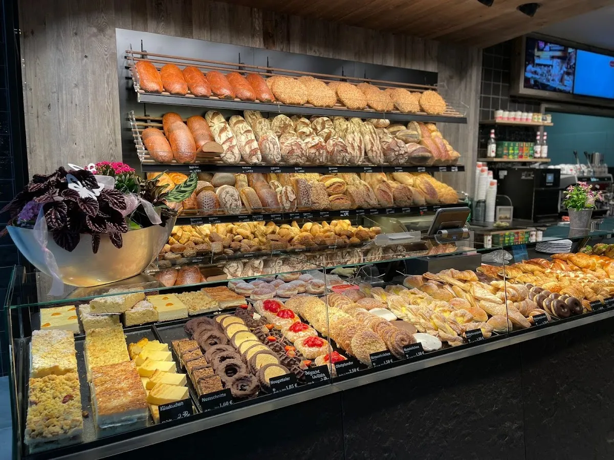 BookNoFees: Restaurant – Bäckerei Birkelbach – Bad Berleburg – Brutăria Birkelbach, fotografie 1