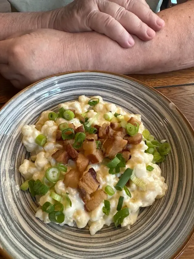BookNoFees: Restaurant – Len tak – Bratislava – Doar așa, fotografie 2
