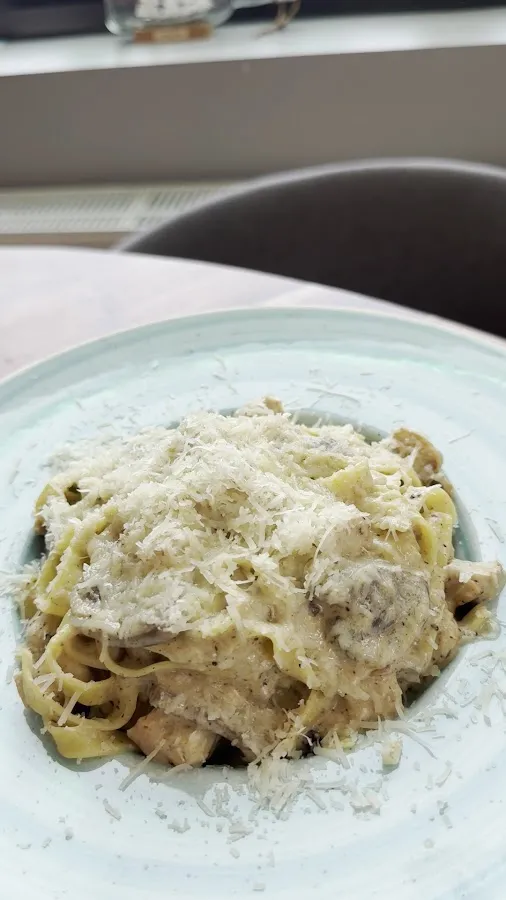 BookNoFees: Restaurant – Limone – Helsinki – Lămâie, fotografie 3