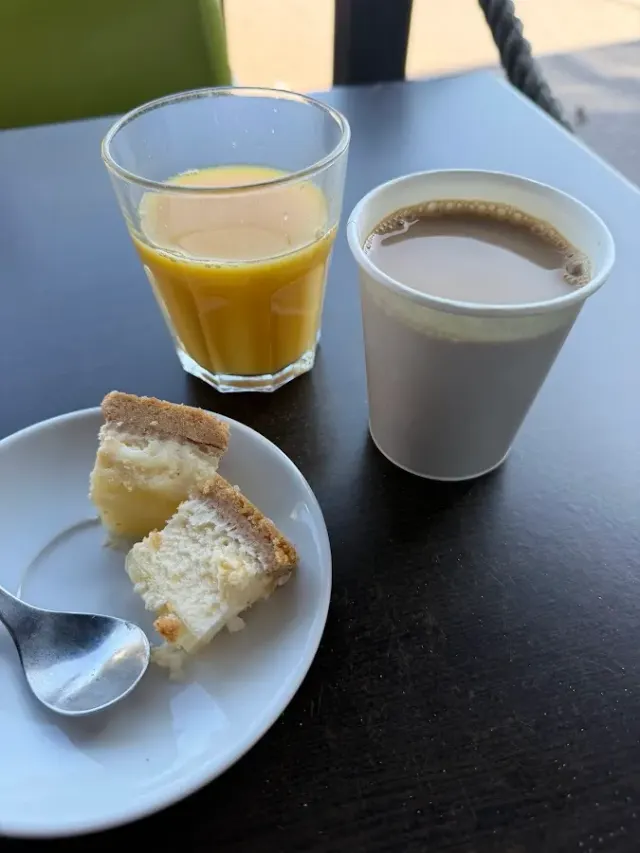 BookNoFees: Restaurant – Limone – Helsinki – Lămâie, fotografie 2