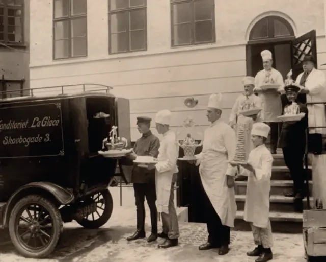 BookNoFees: Cafenea – Konditori La Glace – Copenhagen – Cofetăria La Glace, fotografie 2