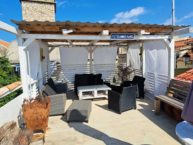 BookNoFees: Apartament de vacanță liniștit, cu balcon și grătar – Krapanj