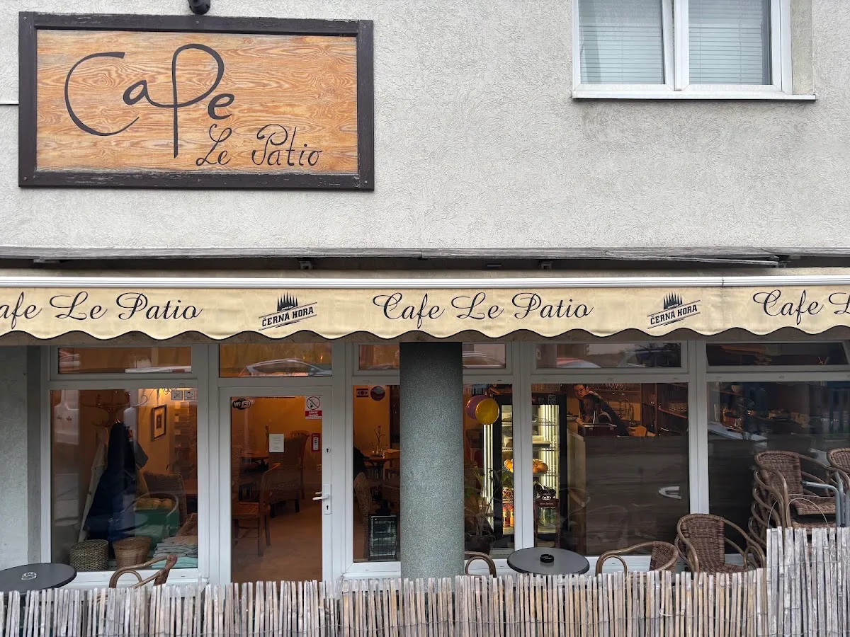 BookNoFees: Cafenea – Le Patio – Bratislava – Le Patio, fotografie 1