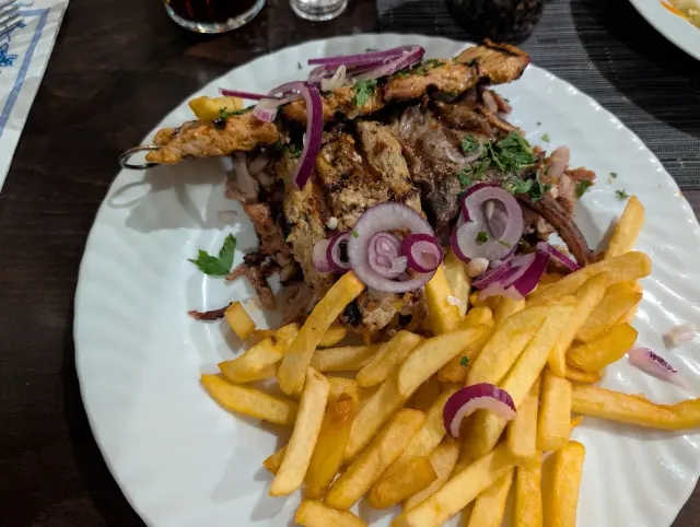 BookNoFees: Restaurant – Irodion Griechisches Restaurant – Lünen – Irodion – Restaurant grecesc, fotografie 3