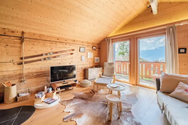 BookNoFees: Chalet Rouge Cœur – un chalet istoric cu vedere spre Dents du Midi – Fenalet-Sur-Bex