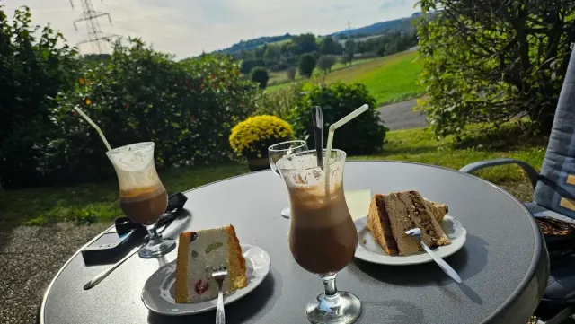 BookNoFees: Restaurant – Afflerbach Bauernhofcafe – Erndtebrück – Cafeneaua de la ferma Afflerbach, fotografie 2
