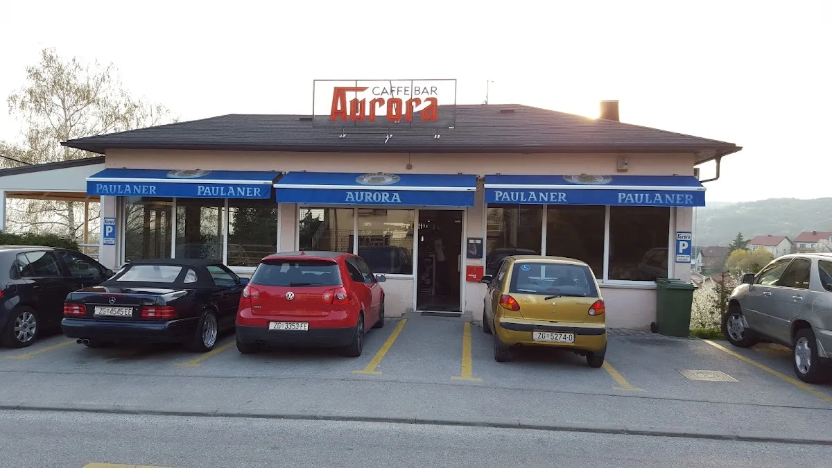 BookNoFees: Cafenea – Caffe Bar Aurora – Zagreb – Cafeneaua Aurora, fotografie 1