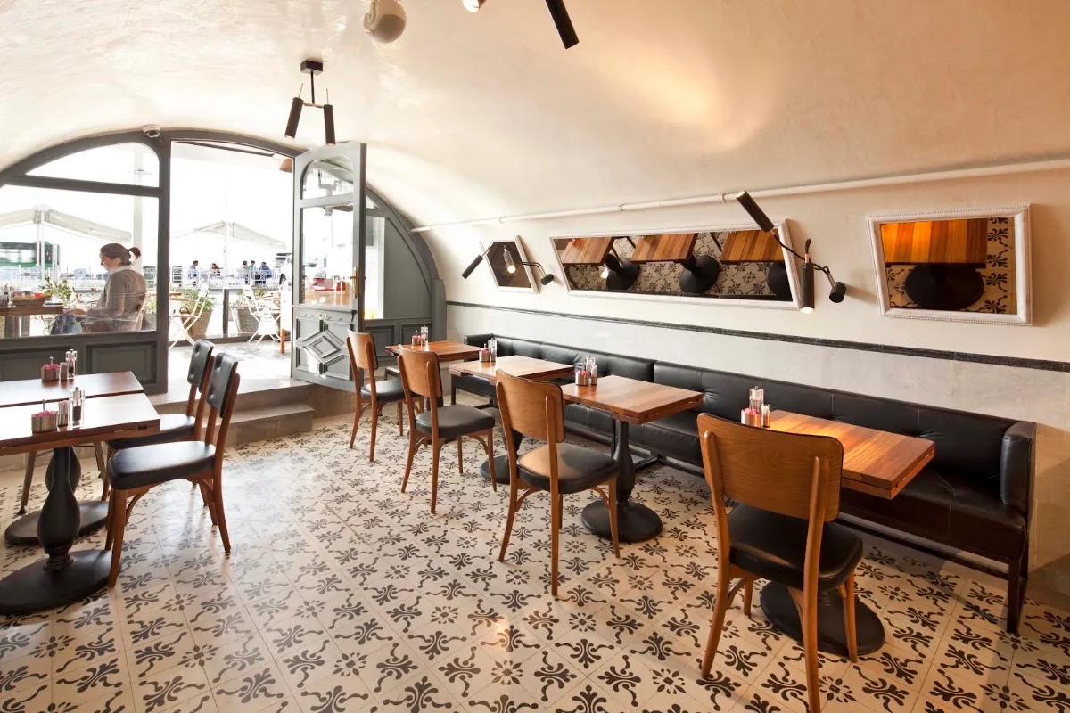 BookNoFees: Restaurant – Emirgan Sütiş – Istanbul – Emirgan Sütiş, fotografie 1