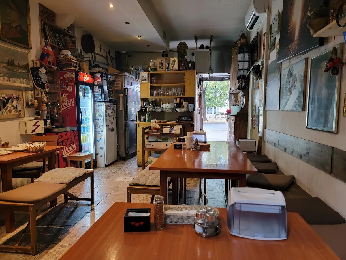BookNoFees: Restaurant – Leskovački dvor – Ljubljana – Conacul din Leskovac, fotografie 1