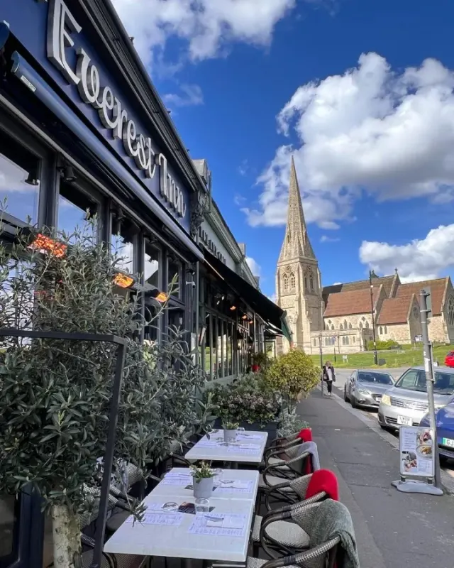 BookNoFees: Everest Inn, London