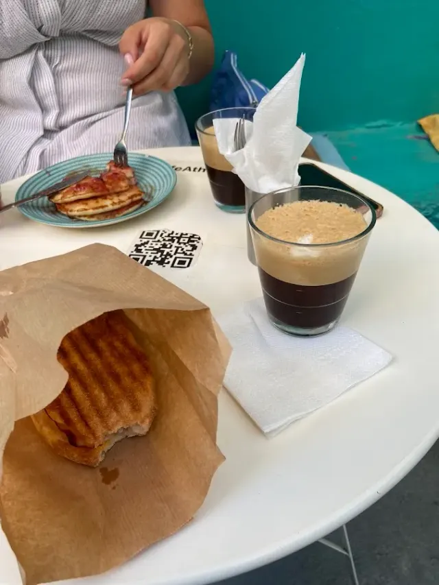 BookNoFees: Cafenea – Cat Cafe Athens – Athens – Cafeneaua cu pisici din Atena, fotografie 2