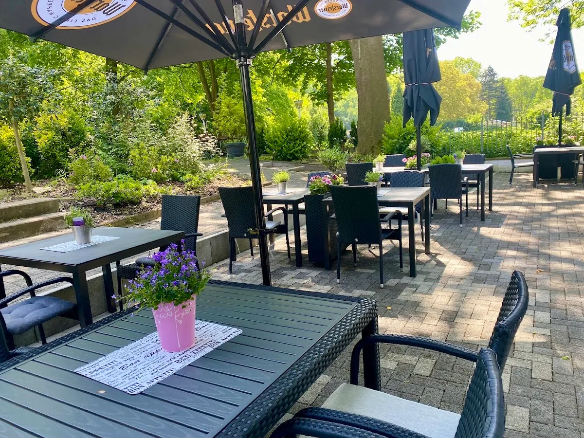 BookNoFees: Restaurant – Elsässer Stube – Herne – Camera alsaciană, fotografie 1