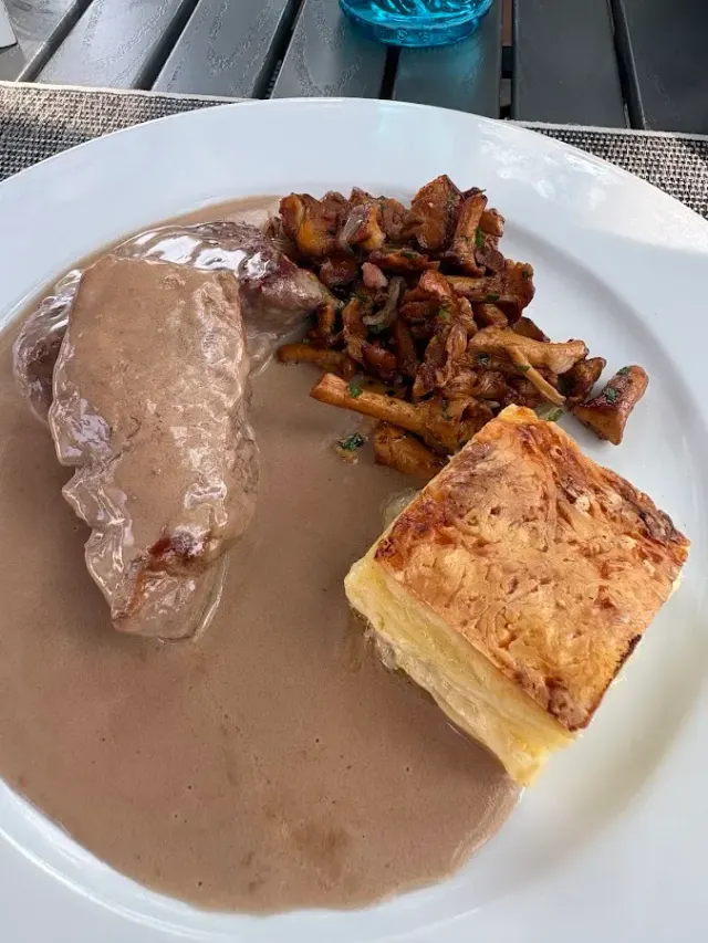 BookNoFees: Restaurant – Elsässer Stube – Herne – Camera alsaciană, fotografie 2
