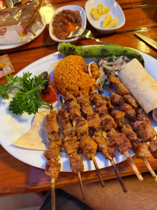 BookNoFees: Restaurant – Dürümcü Baba – Istanbul – Tatăl cu dürümuri, fotografie 2