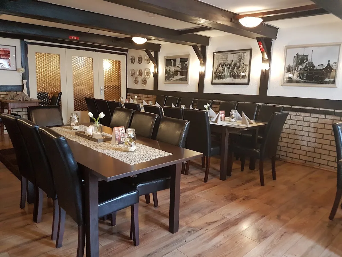 BookNoFees: Restaurant – Altes Gasthaus Schulze Beckinghausen – Kamen – Vechea han Schulze din Beckinghausen, fotografie 1