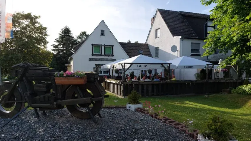 BookNoFees: Restaurant – Landgasthof Grevenstein – Meschede-Grevenstein – Hanul rural Grevenstein, fotografie 1