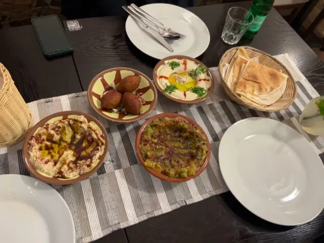 BookNoFees: Restaurant – Jasmin Al Shaam – Bratislava – Iasomie din Siria, fotografie 3