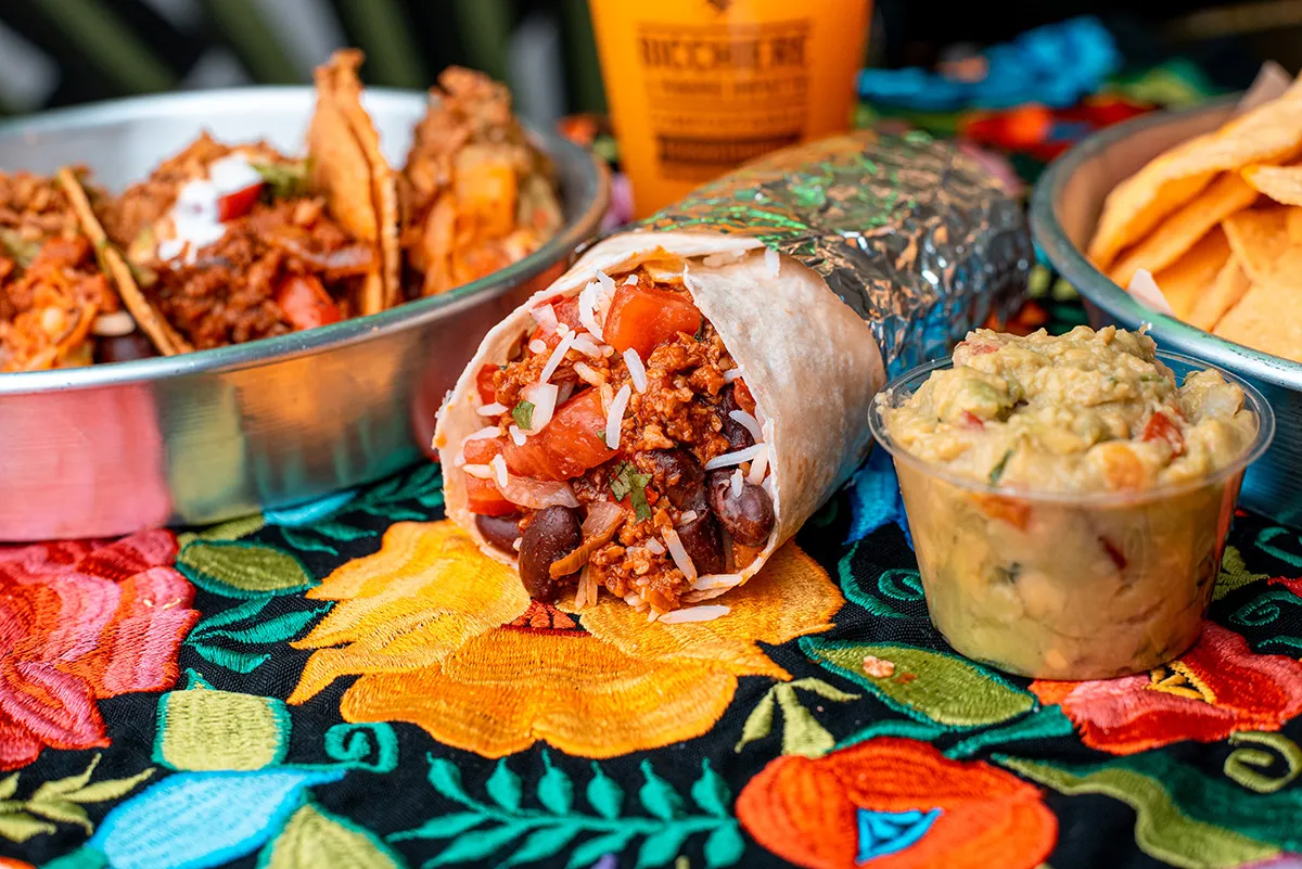 BookNoFees: Restaurant – Maybu - Margaritas y Burritos – Rome – Maybu - Margaritas și burritos, fotografie 1