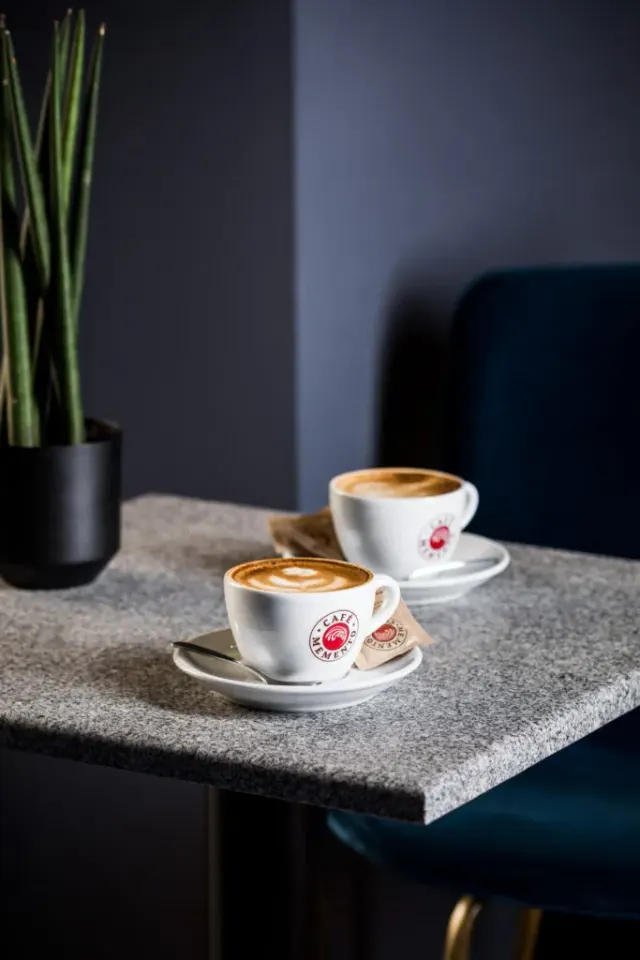 BookNoFees: Cafenea – Editori – Sofia – Editori, fotografie 2