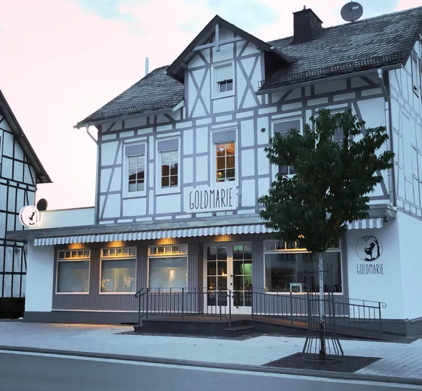 BookNoFees: Cafenea – Goldmarie Café – Olsberg – Goldmarie Café, fotografie 1