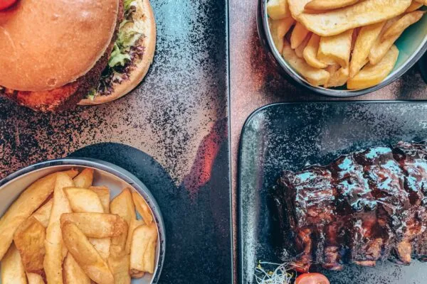 BookNoFees: Restaurant – The Big Apple – Amsterdam – „Marele Măr”, fotografie 3