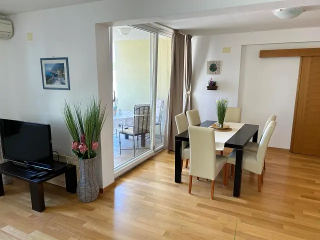 BookNoFees: Apartamentul David – Biograd na Moru