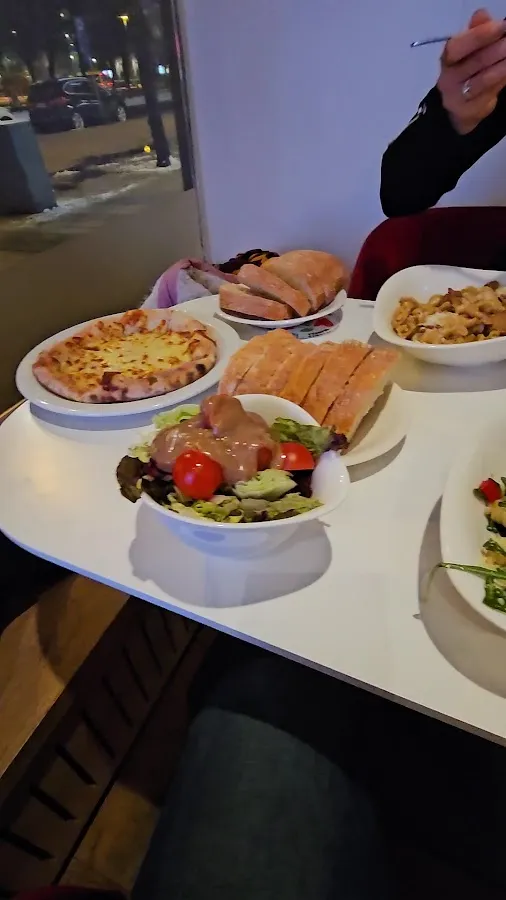 BookNoFees: Restaurant – Vapiano – Helsinki – Vapiano, fotografie 3