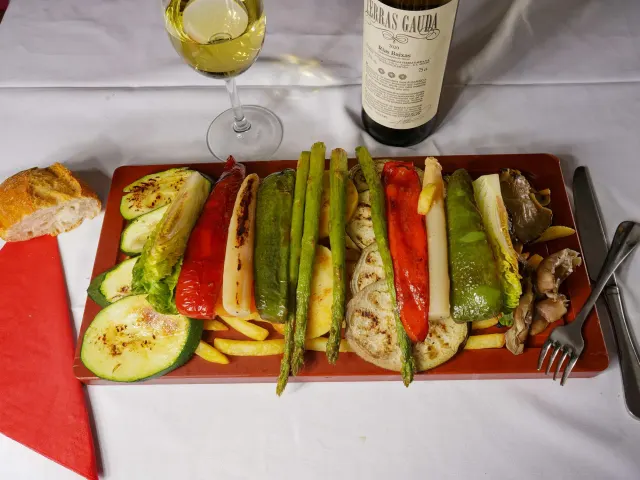 BookNoFees: Restaurant – El Lacón – Madrid – Lacónul, fotografie 2