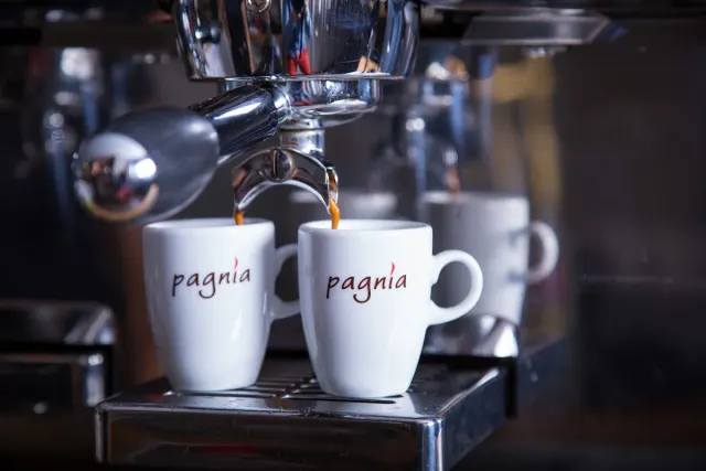BookNoFees: Restaurant – Kaffeerösterei pagnia – Siegen – Prăjitorie de cafea pagnia, fotografie 3