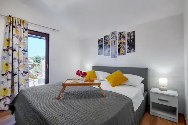 BookNoFees: cazare de vacanță în Pula – Apartament drăguț de 2 camere „Suzi” în Pula, amplasare excelentă