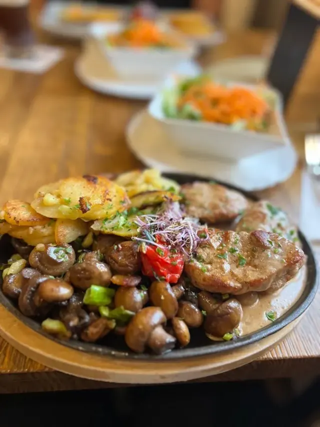 BookNoFees: Restaurant – Alter Kornspeicher – Erwitte – Vechiul hambar, fotografie 2