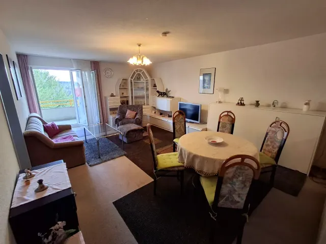 BookNoFees: Apartament liniștit, cu balcon și vedere la copaci – Gailingen