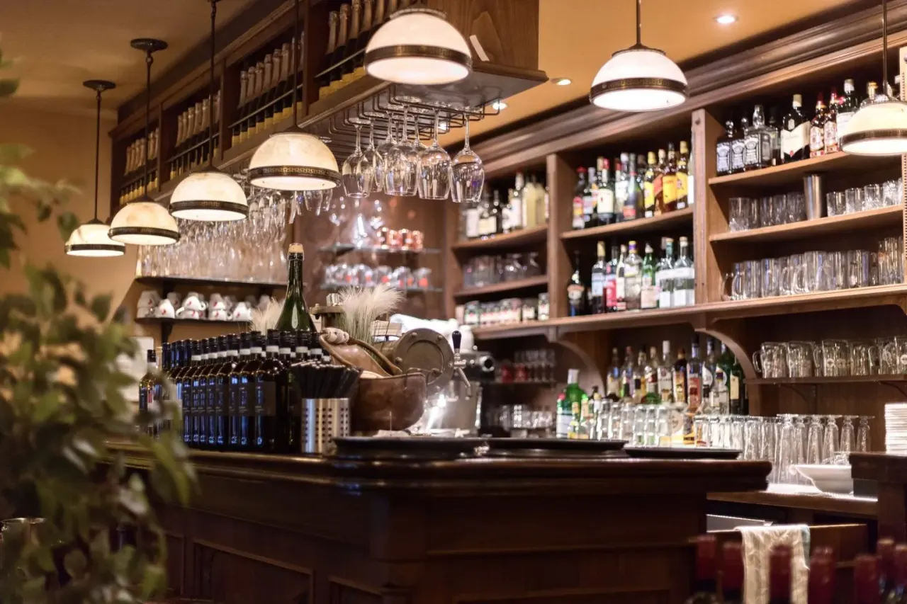 BookNoFees: Restaurant – Faustus – Berlin – Favorabil, fotografie 1