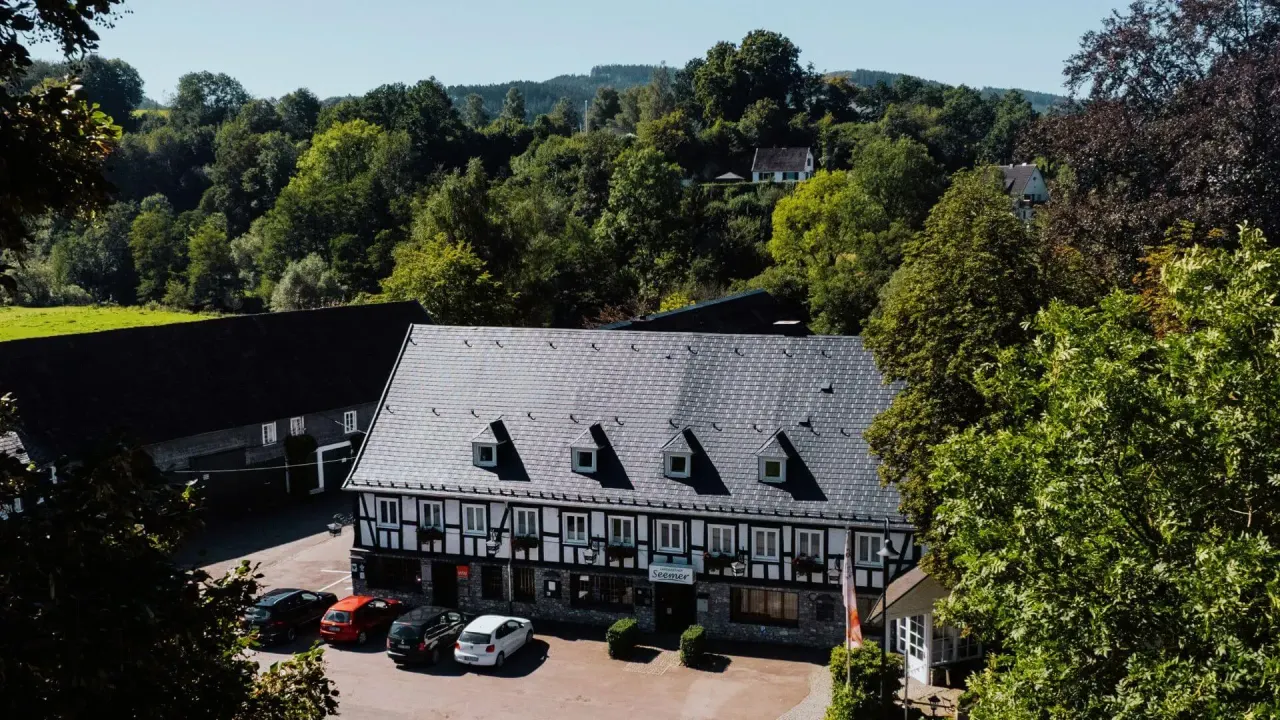 BookNoFees: Restaurant – Landgasthof Seemer – Eslohe-Wenholthausen – Hanul rural Seemer, fotografie 1