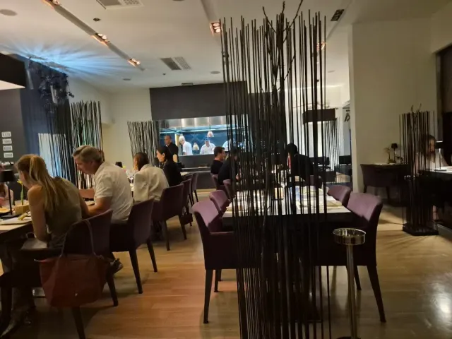 BookNoFees: Restaurant – Tekka – Zagreb – Tekka, fotografie 3